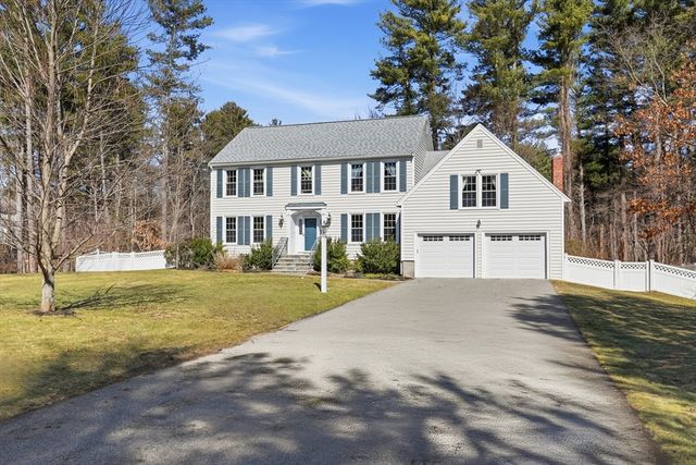 23 Belknap Dr, Andover, MA 01810