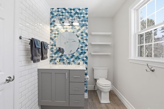 23 Belknap Dr, Andover, MA 01810