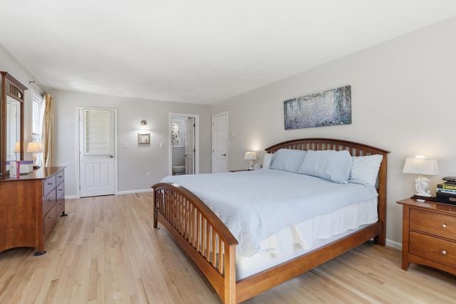 23 Belknap Dr, Andover, MA 01810