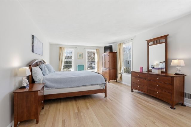 23 Belknap Dr, Andover, MA 01810