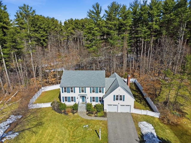 23 Belknap Dr, Andover, MA 01810