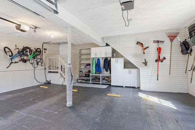 23 Belknap Dr, Andover, MA 01810