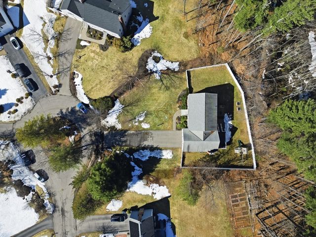 23 Belknap Dr, Andover, MA 01810