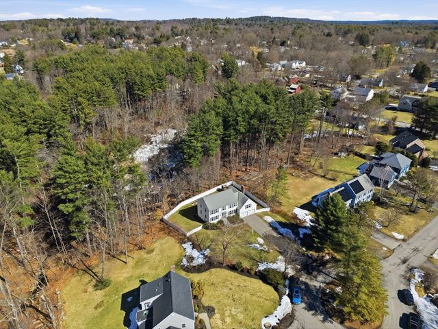 23 Belknap Dr, Andover, MA 01810