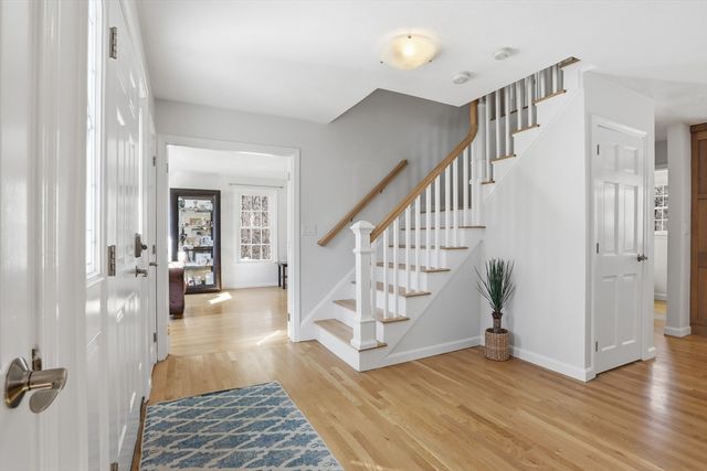 23 Belknap Dr, Andover, MA 01810