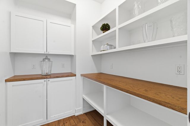 6606 Spaniel Drive, Kalamazoo, MI 49009