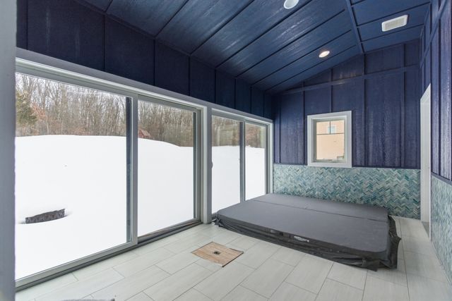 6606 Spaniel Drive, Kalamazoo, MI 49009