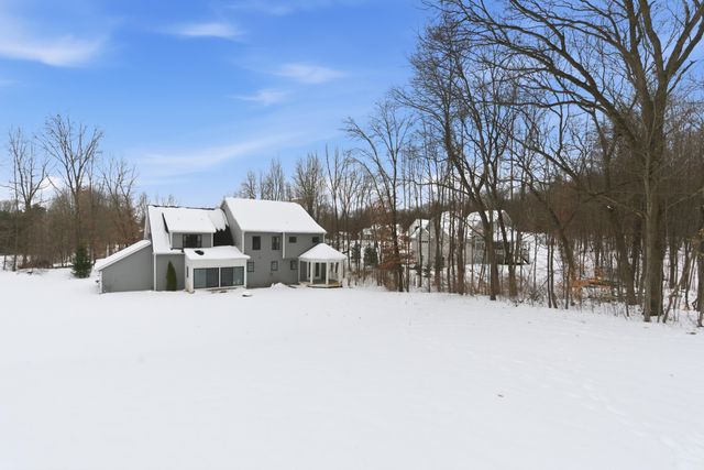 6606 Spaniel Drive, Kalamazoo, MI 49009