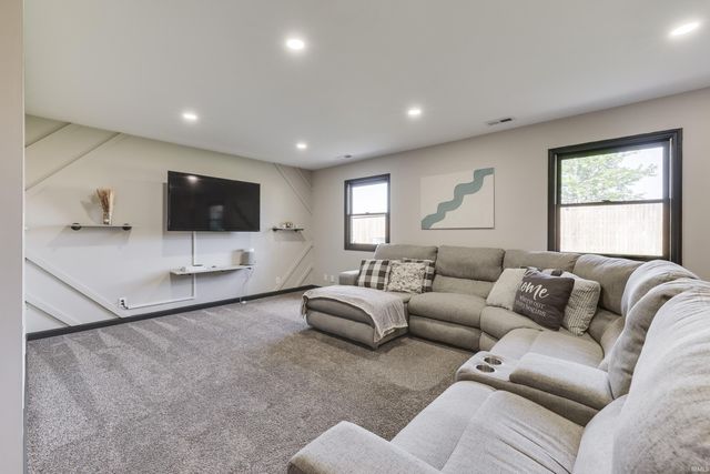 814 Morphis Lane, Greenwood, IN 46142