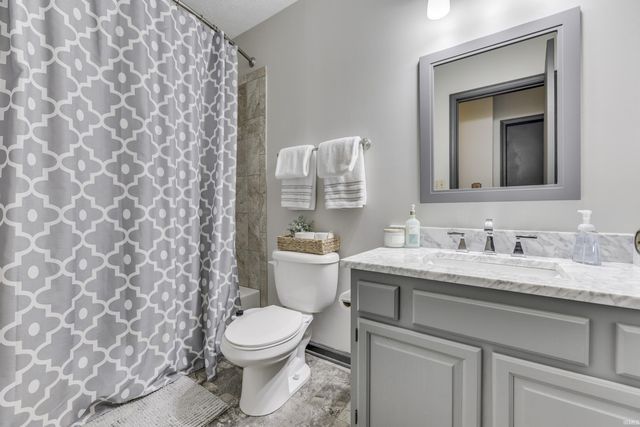 814 Morphis Lane, Greenwood, IN 46142