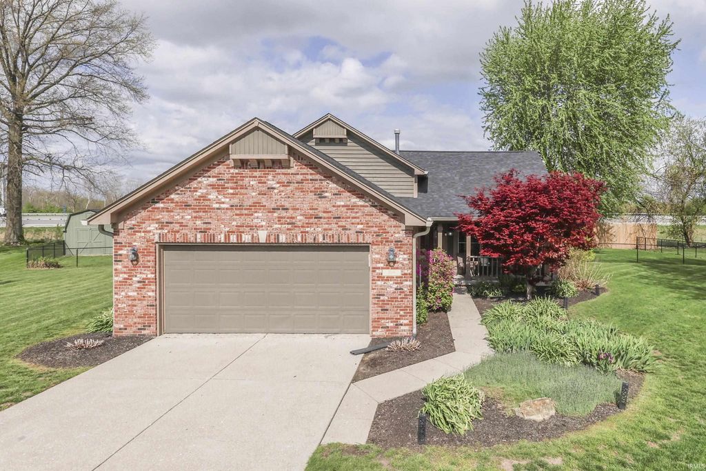 814 Morphis Lane, Greenwood, IN 46142