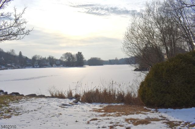 117 Papscoe Rd, West Milford Twp., NJ 07421