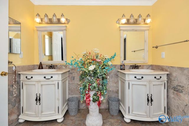 10115 Skylark Drive SE, Huntsville, AL 35803
