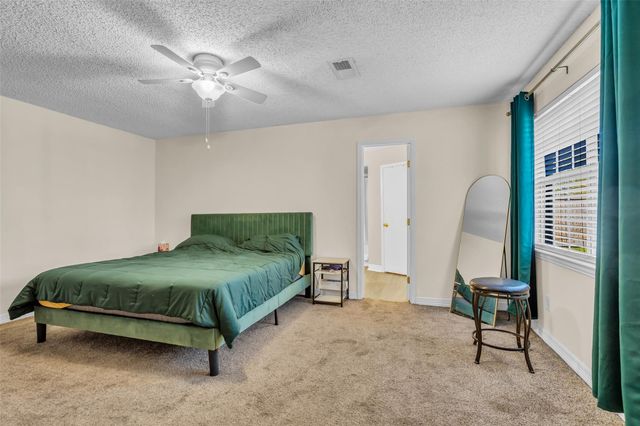 4801 Summer Lane, Baytown, TX 77521
