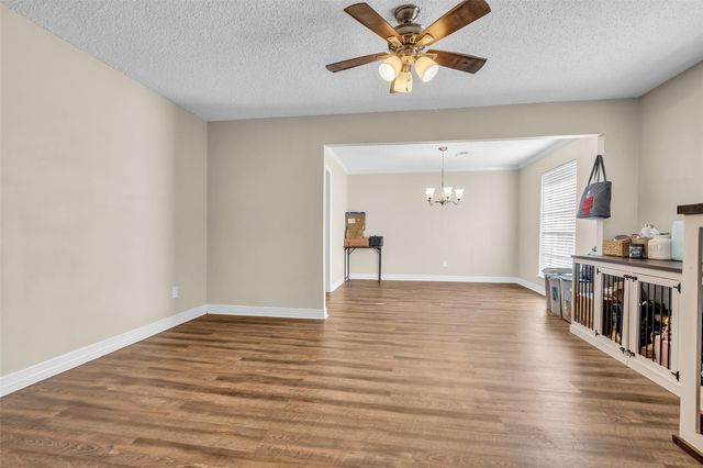 4801 Summer Lane, Baytown, TX 77521