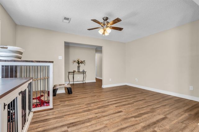 4801 Summer Lane, Baytown, TX 77521