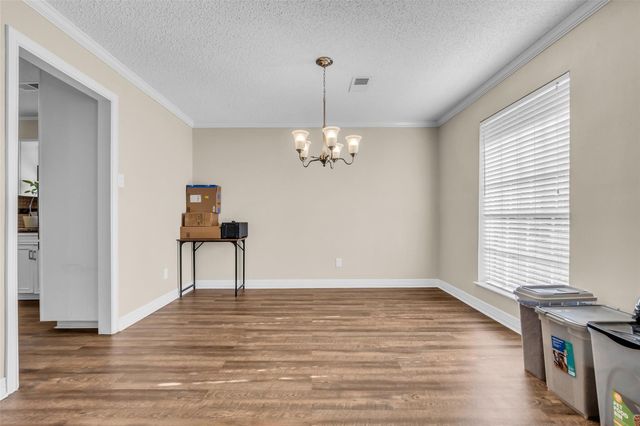 4801 Summer Lane, Baytown, TX 77521