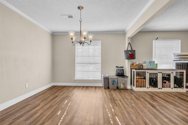 4801 Summer Lane, Baytown, TX 77521