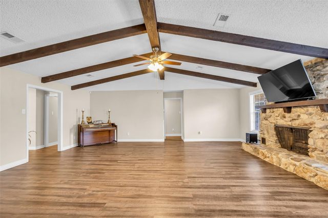 4801 Summer Lane, Baytown, TX 77521