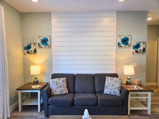 914 E Front Street, Traverse City, MI 49686