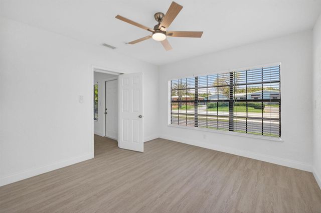 4807 NE 18th Avenue, Oakland Park, FL 33334