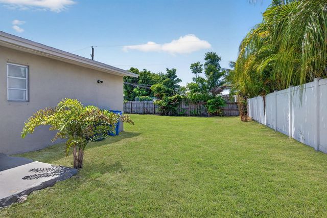 4807 NE 18th Avenue, Oakland Park, FL 33334