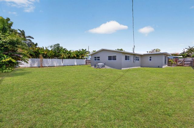 4807 NE 18th Avenue, Oakland Park, FL 33334