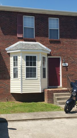 241 State Line Dr, Oak Grove, KY 42262