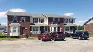 241 State Line Dr, Oak Grove, KY 42262