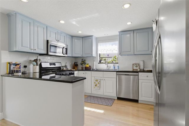 304 16TH AVENUE N, St Petersburg, FL 33704