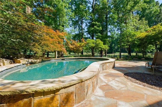 6945 Wakehurst Place, Cumming, GA 30040