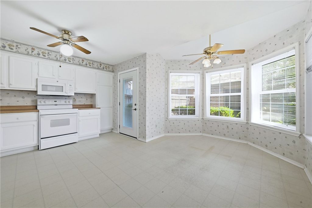 2400 Longmire Drive 103, College Station, TX 77845 — photo 4