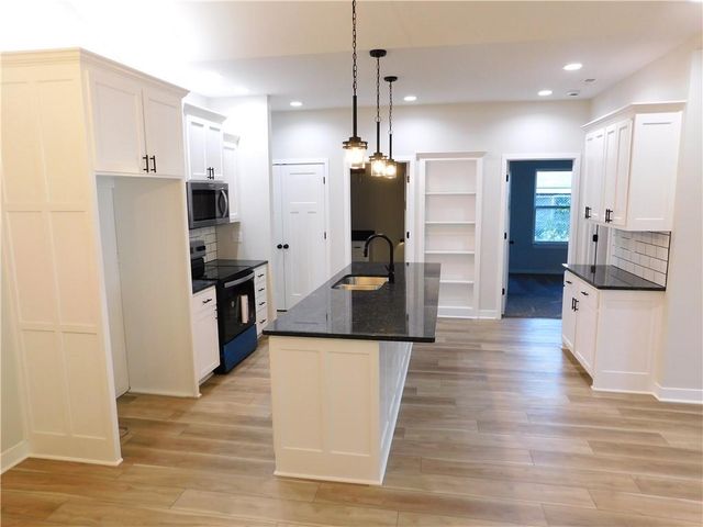 902 S Main Street, Holden, MO 64040