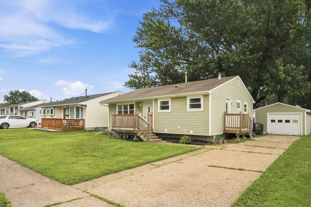 4628 50th Street, Moline, IL 61265