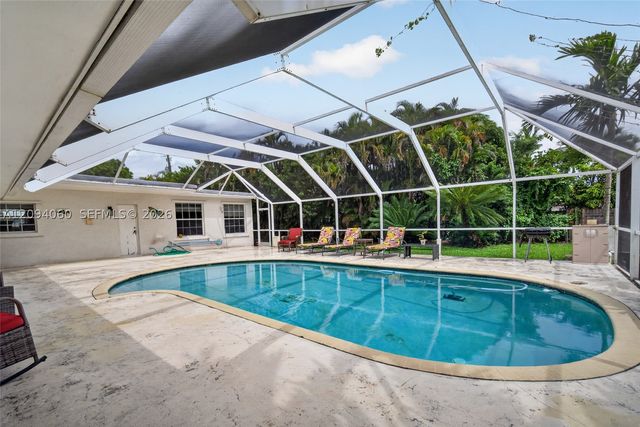 17435 SW 109th Ct, Miami, FL 33157