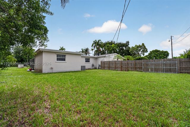 17435 SW 109th Ct, Miami, FL 33157