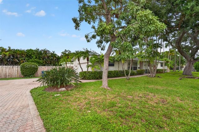 17435 SW 109th Ct, Miami, FL 33157