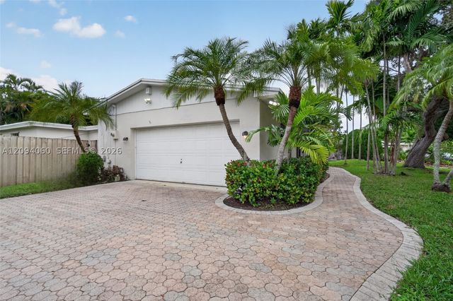 17435 SW 109th Ct, Miami, FL 33157