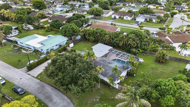 17435 SW 109th Ct, Miami, FL 33157
