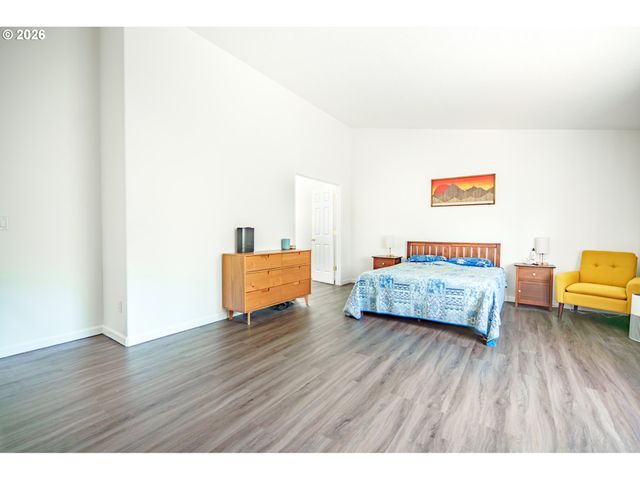 804 Nw BROOKHILL St, Hillsboro, OR 97124