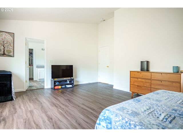 804 Nw BROOKHILL St, Hillsboro, OR 97124