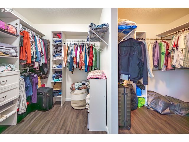 804 Nw BROOKHILL St, Hillsboro, OR 97124
