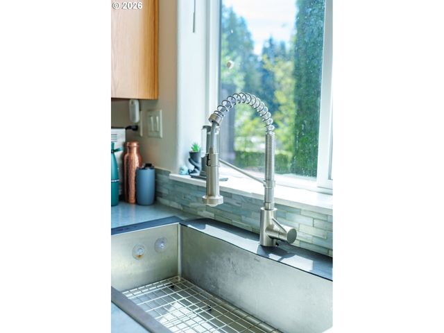 804 Nw BROOKHILL St, Hillsboro, OR 97124