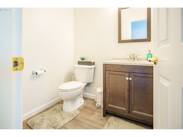 804 Nw BROOKHILL St, Hillsboro, OR 97124