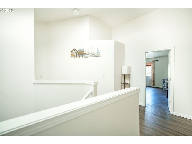 804 Nw BROOKHILL St, Hillsboro, OR 97124