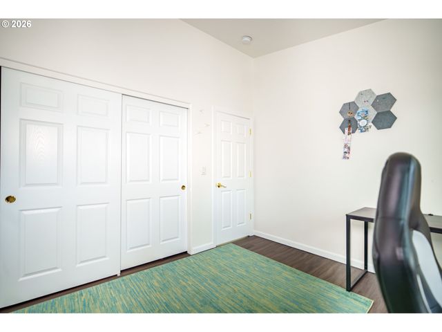 804 Nw BROOKHILL St, Hillsboro, OR 97124