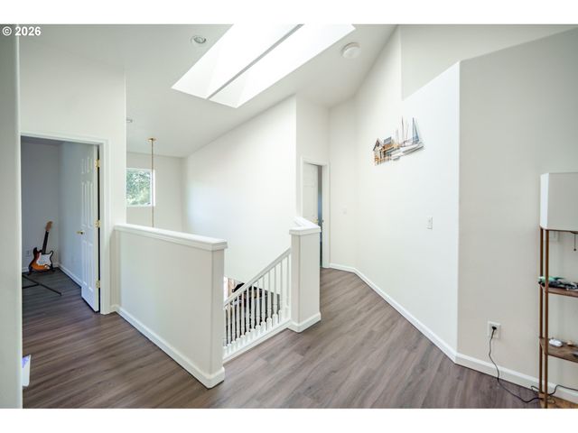 804 Nw BROOKHILL St, Hillsboro, OR 97124