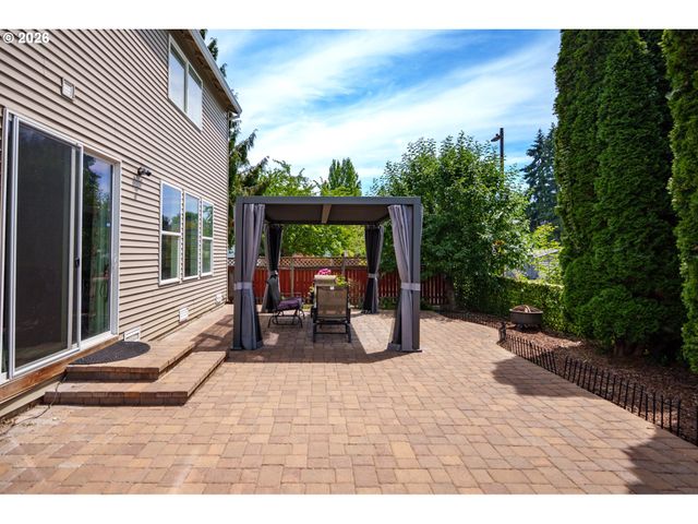 804 Nw BROOKHILL St, Hillsboro, OR 97124