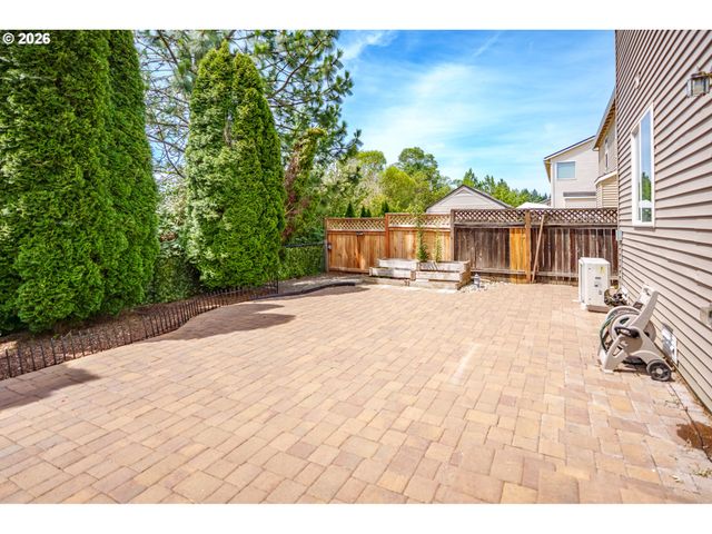 804 Nw BROOKHILL St, Hillsboro, OR 97124
