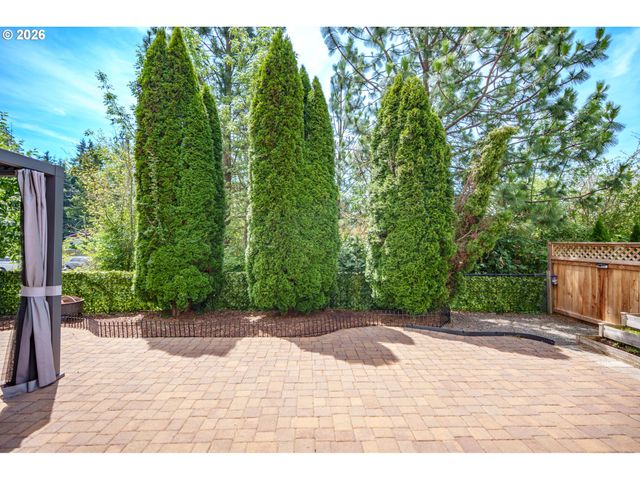 804 Nw BROOKHILL St, Hillsboro, OR 97124